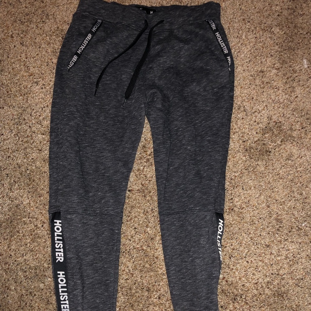 Hollister joggers